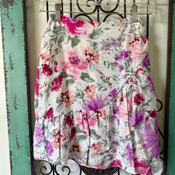 Express floral skirt perfect for bridal shower, brunch or a garden wedding! Sz 0 - Picture 3 of 11